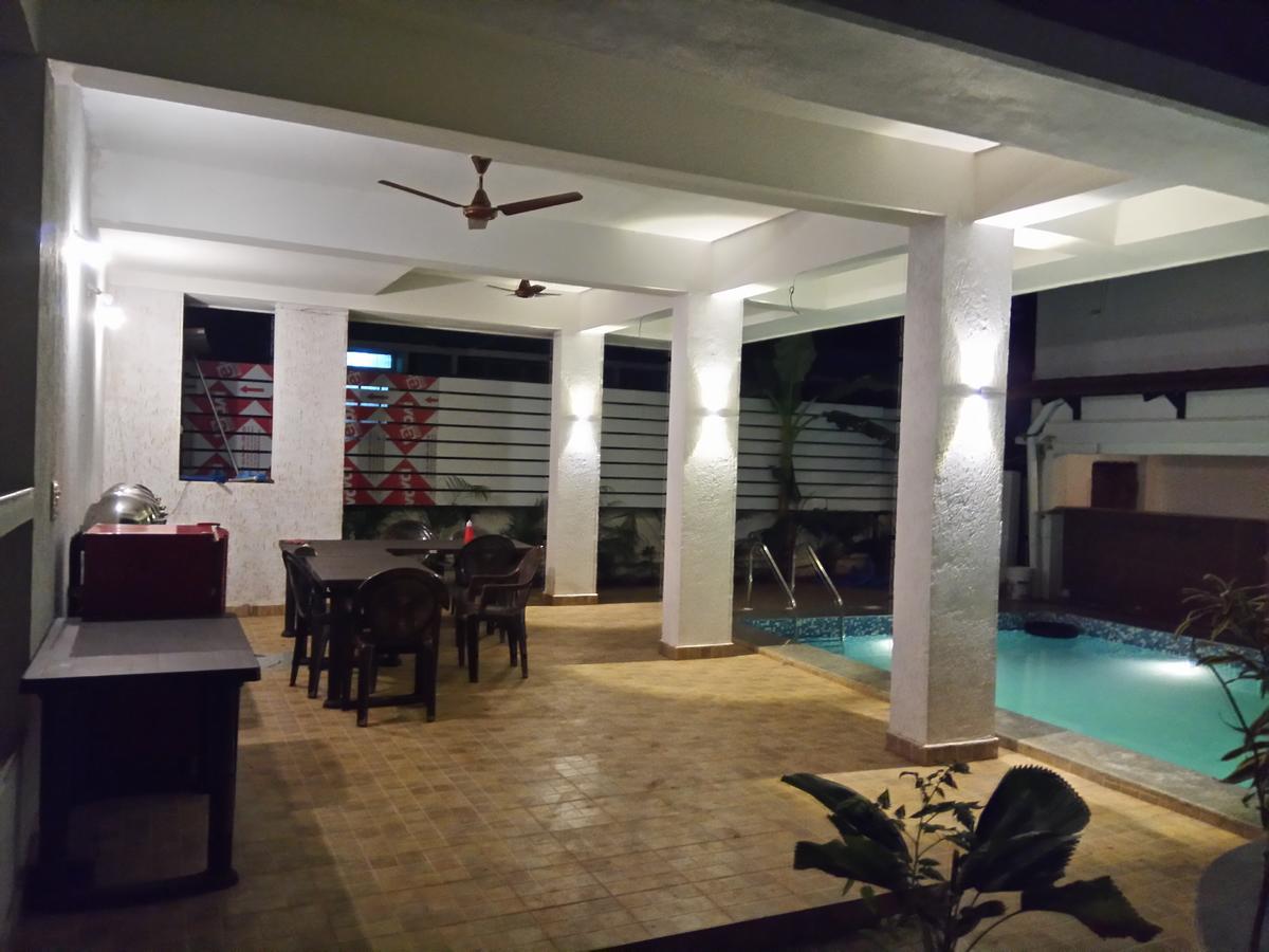 Sunshine Vagator Hotel ภายนอก รูปภาพ